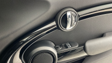 MINI Hatchback 1.5 Cooper Classic 3dr Petrol Hatchback